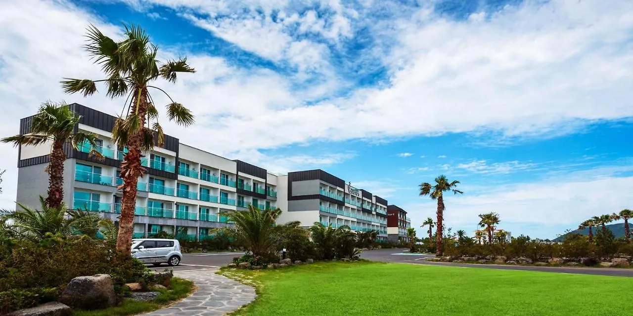 Spring And Autumn Hotel&Resort Jeju 3*,